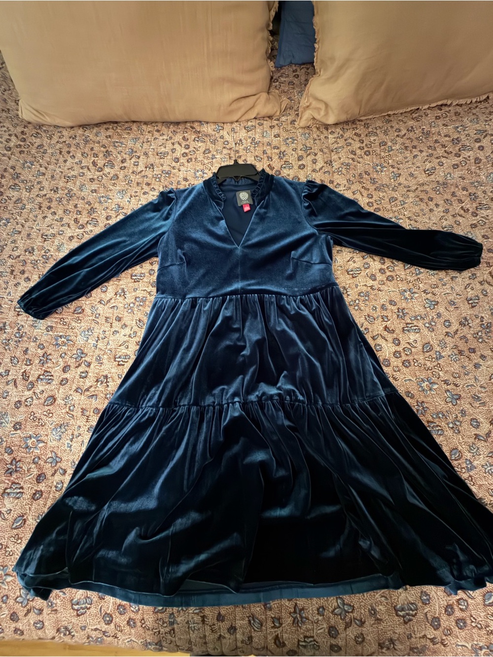 Vince Camuto Blue/Green Velvet Tiered Midi Dress 6